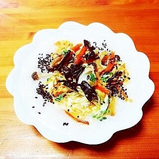 海苔＆胡麻風味♪竹輪と人参の卵とじのっけ粥